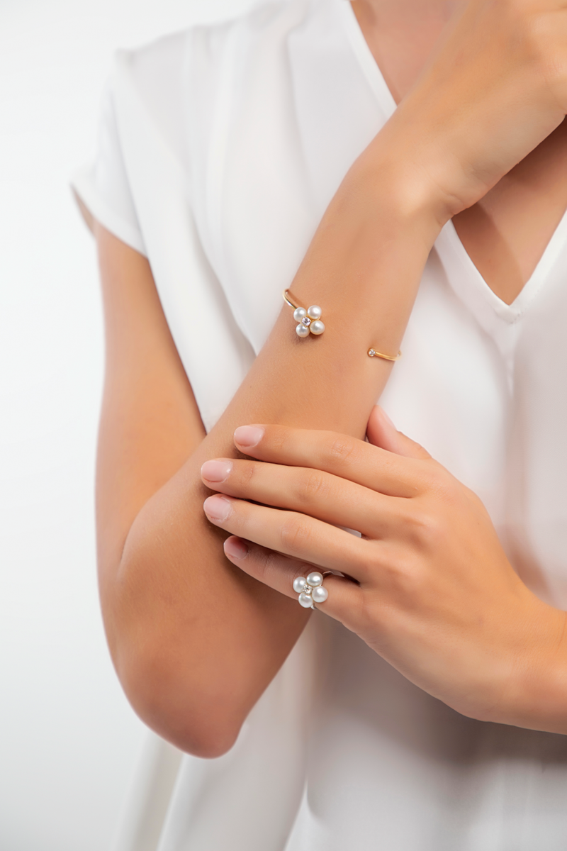 Breeze of pearls , open pearls flower bangle