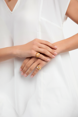 Honey Comb Blooms Embrace Signet Ring