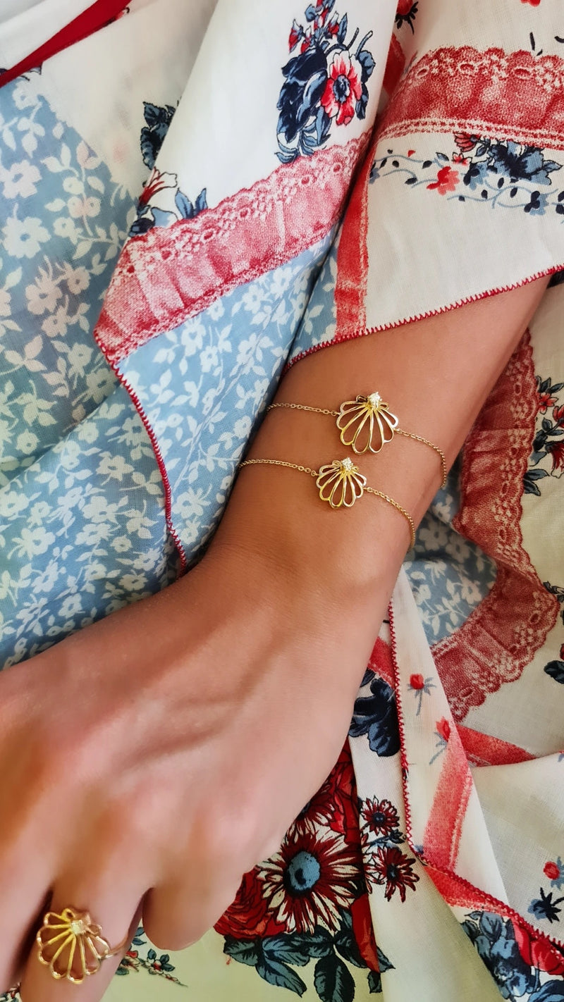 Seashell bracelet M